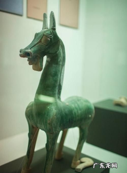 马踏飞燕出土于什么墓,马踏飞燕是在什么地方出土的