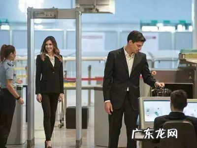 手机需要单独过安检,第一次坐飞机过安检什么东西要单独拿出来