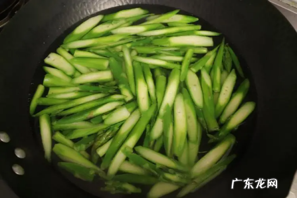芦笋需要焯水,芦笋需要焯水再炒