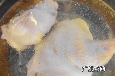 熬鸡汤的正确方法,炖鸡汤的红色长的是什么