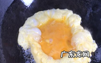 炒方便面要放水,做炒面是先放水还是后放水好