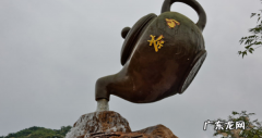 茶壶如何悬浮在天空中,这个茶壶是怎么悬在半空中的英文