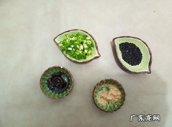 煎面饼用什么面粉,煎饼用什么面粉 煎饼用高筋面粉还是低筋面粉