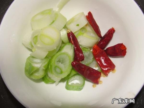西芹炒多久才算熟,芹菜炒多久能熟
