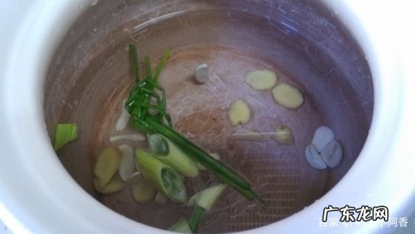 鲫鱼汤怎么去腥味,做鲫鱼汤的时候料酒什么时候放