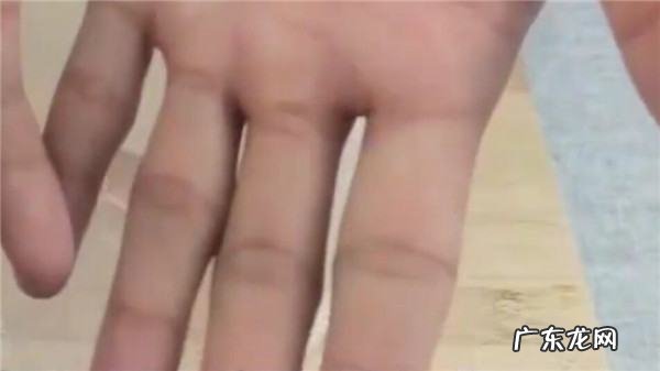 水粉怎么洗掉,水粉颜料弄到衣服上用什么能弄干净