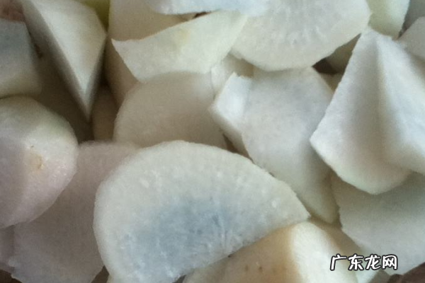 萝卜中间变成蓝色还可以吃,萝卜切开有点淡蓝色能吃