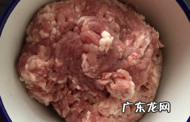 猪肉火腿肠做法图解,火腿肠的制作方法及配方教程