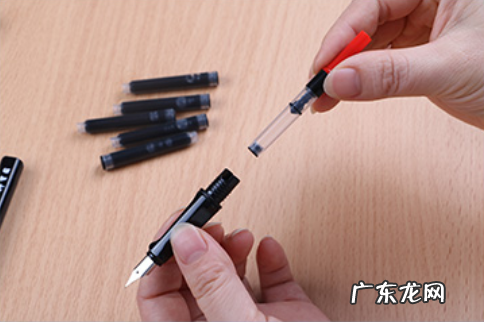 新买的钢笔怎么换墨囊,新买的钢笔怎么装墨囊
