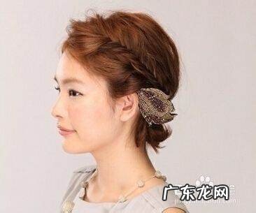 短头发怎么扎好看又简单女孩,女生短发怎么扎简单好看教程