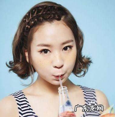 短头发怎么扎好看又简单女孩,女生短发怎么扎简单好看教程