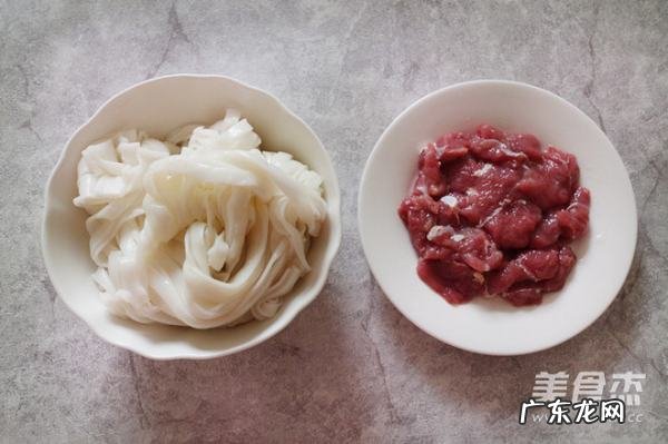 牛河是啥做的,干炒牛河是怎么做的