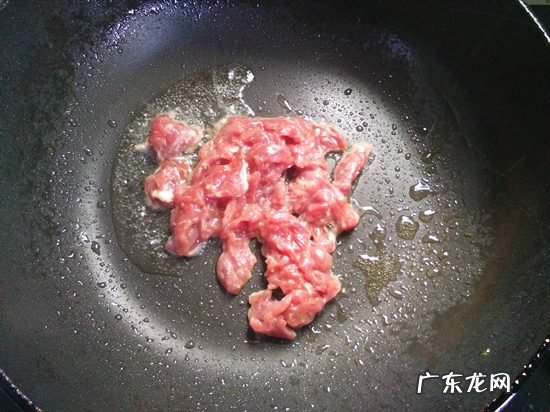 牛河是啥做的,干炒牛河是怎么做的
