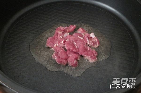 牛河是啥做的,干炒牛河是怎么做的