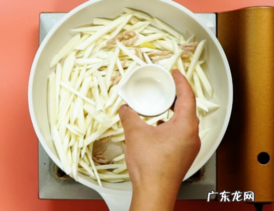 茭白要不要削皮,茭白怎么处理剥皮切