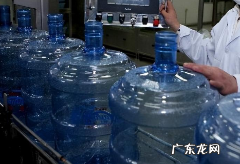 桶装水开了多久就不能喝了,桶装水放多久就不能喝了