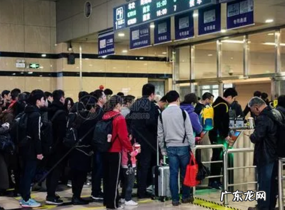 始发站提前多久检票,火车发车前多久可以检票进站