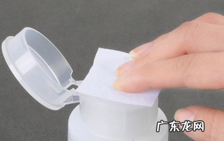 裤子上弄上油漆怎么洗掉,裤子上的红油漆干了怎么去掉