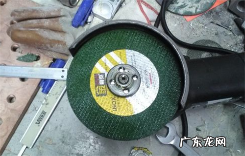角磨机切割片卸不下来怎么办,角磨机切割片断了卸不下来怎么办