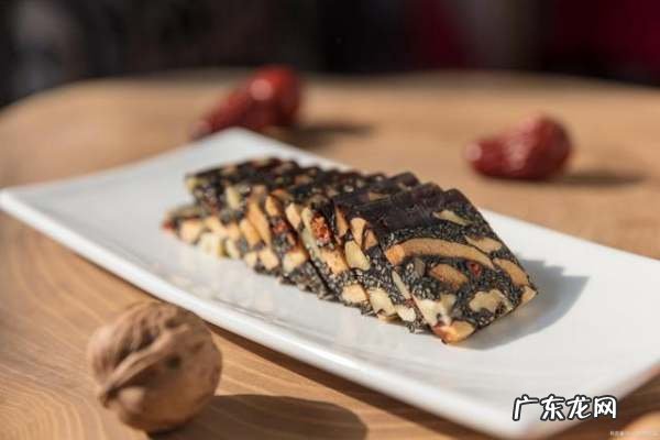 吃阿胶能喝茶叶水,阿胶糕适合什么人群食用