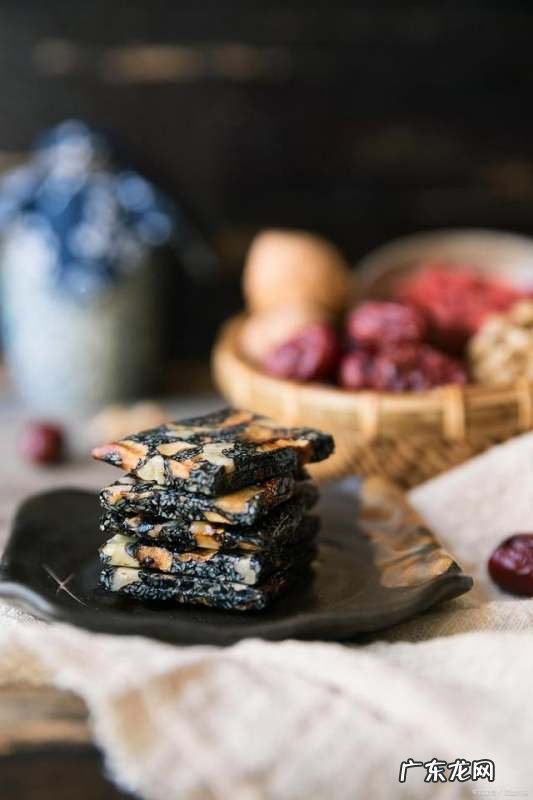 吃阿胶能喝茶叶水,阿胶糕适合什么人群食用