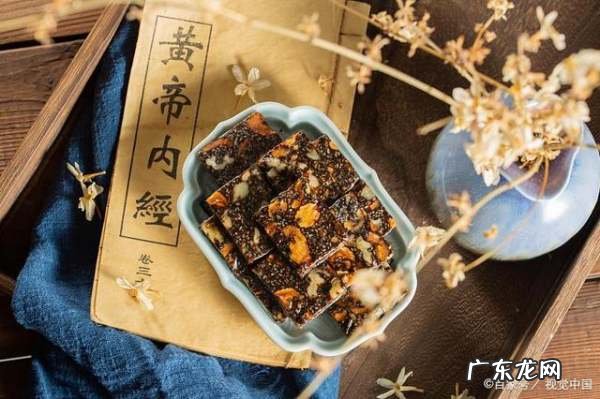 吃阿胶能喝茶叶水,阿胶糕适合什么人群食用