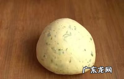 烙葱饼的家常做法,葱花烙饼的做法家常做法