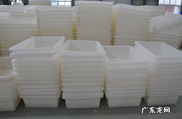 牛筋底是什么材料,牛筋底好还是橡胶底好