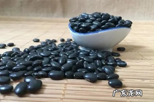 吃黑豆皮有什么好处,黑豆皮的功效与作用与什么中药相同