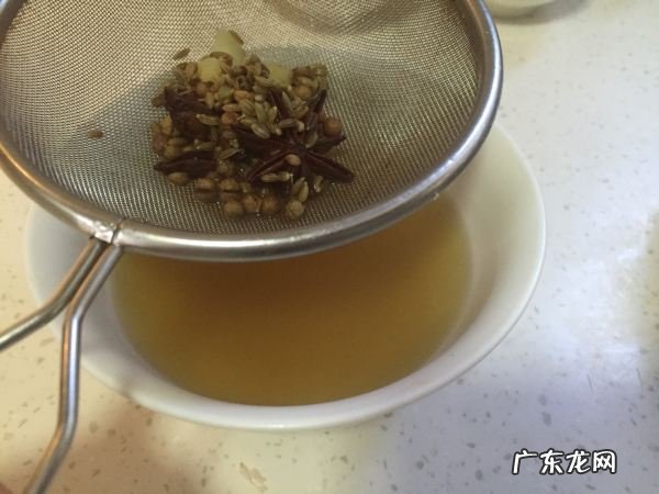 凉皮调料水的做法,正宗凉皮调料汁最详细配方