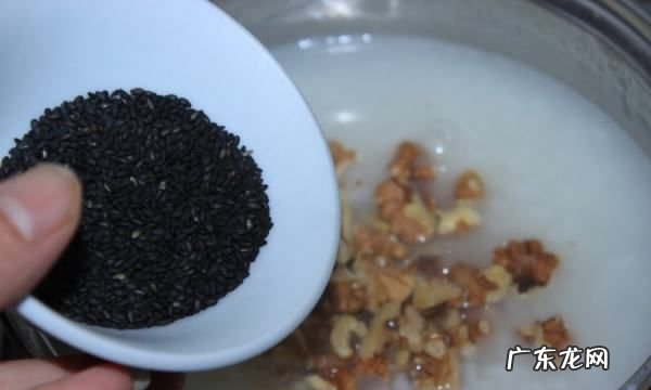 黑芝麻怎么煮粥,黑芝麻煮稀饭的功效与作用