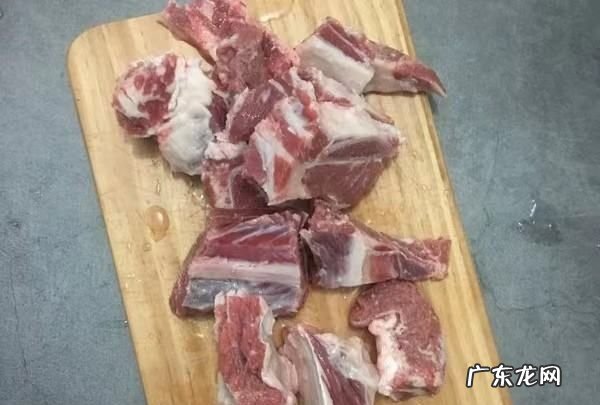 牛排骨和什么煲汤最好,牛排骨汤要放什么食物一起煲汤最好喝