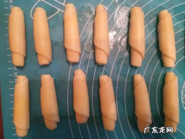 月饼刚烤完是软的,月饼为什么刚做出来很硬