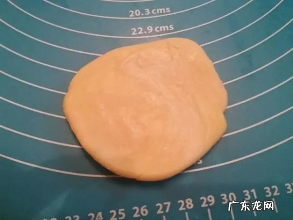 月饼刚烤完是软的,月饼为什么刚做出来很硬