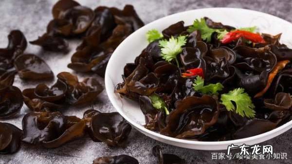 木耳放冷冻还是冷藏好,木耳可以放在冰箱里面
