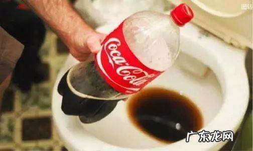 马桶边上的黄垢怎么处理,马桶发黄怎么办怎么擦都不掉跟镶嵌上面了一样