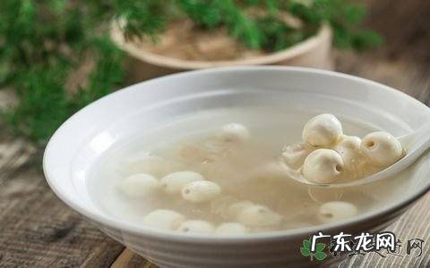新鲜莲子煲汤要去皮,新鲜莲子怎么煮汤才好吃