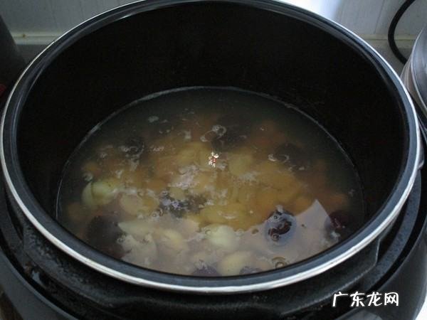 新鲜莲子煲汤要去芯,新鲜莲子怎么煮汤才好吃