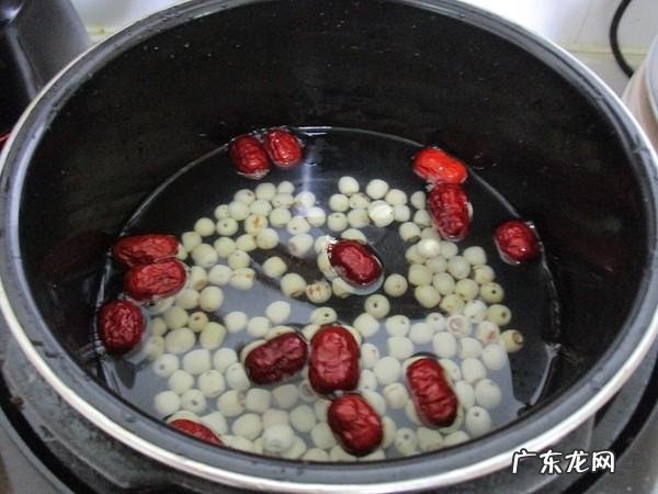 新鲜莲子煲汤要去芯,新鲜莲子怎么煮汤才好吃