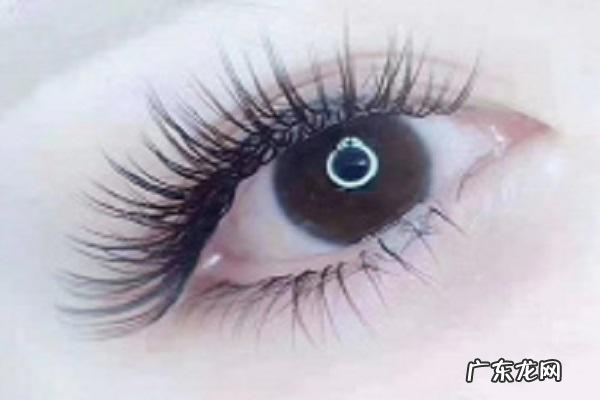 假睫毛怎么贴更自然,假睫毛如何贴