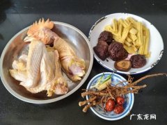 香菇炖鸡可以放当归,香菇炖鸡可以放当归和海带