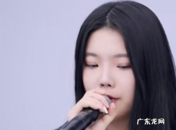 什么裙子什么头发是什么梗 啥意思,淡黄的长裙蓬松的头发什么梗