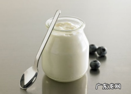 酸奶受热变酸还能喝,酸奶可以放开水里加热
