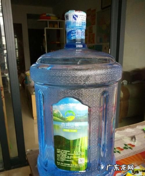 桶装水的桶可以重复使用吗?,装纯净水的塑料桶可以反复使用