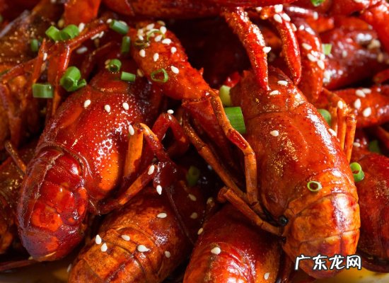 小龙虾头上的黄是什么,小龙虾头上黄色的部分是什么