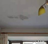 楼上漏水可以报警,楼上漏水不解决可以报警