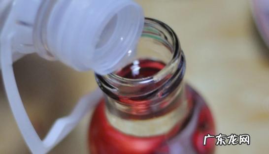 樱桃泡酒樱桃要去核,樱桃泡酒需要把樱桃切开