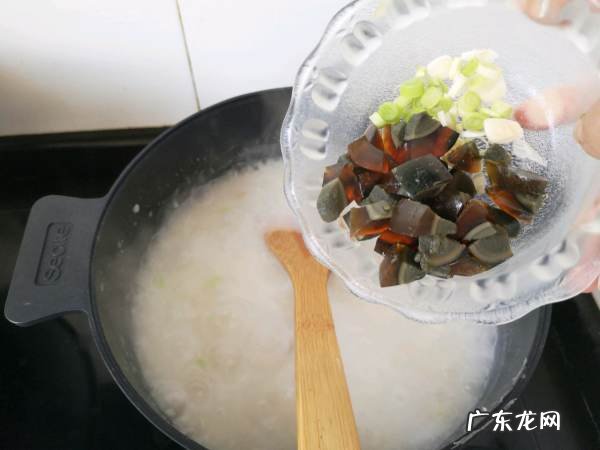简单瘦肉粥做法,皮蛋瘦肉粥最简单做法