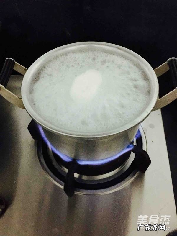 简单瘦肉粥做法,皮蛋瘦肉粥最简单做法