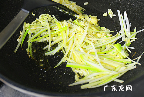 最简单的鱼香肉丝做法,鱼香肉丝的制作方法